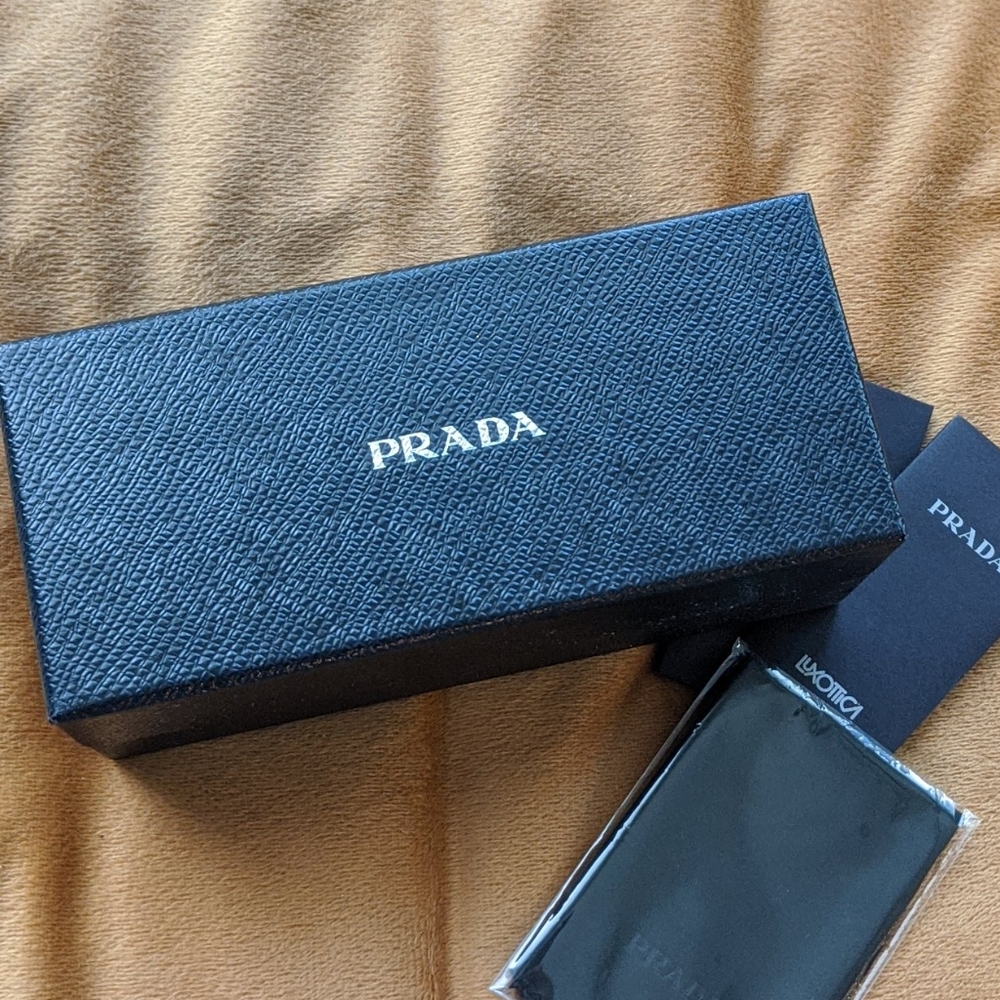 PRADA BOX AND SUNGLASS CLEANING CLOTH